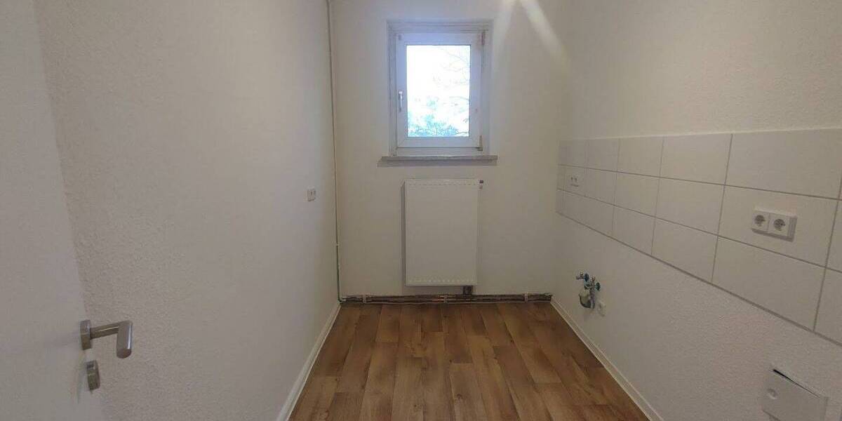 Etagenwohnung Merseburg Kötzschen - 2 Zimmer, 49 m&sup2;, 320&euro; | Angebot:26758663