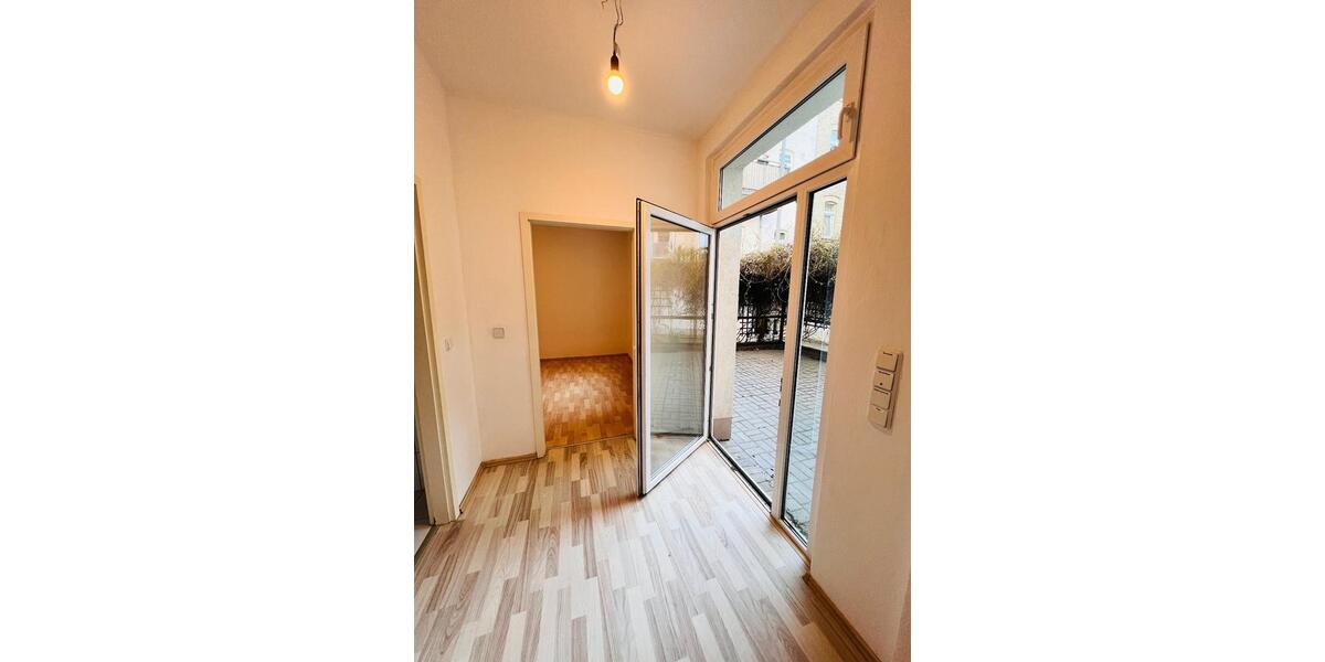 Erdgeschoßwohnung Halle (Saale) Damaschkestraße - 3 Zimmer, 100 m&sup2;, 800&euro; | Angebot:24963401