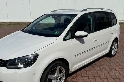 VW Touran 195.000 km 5.600 € Halle/S. 06132