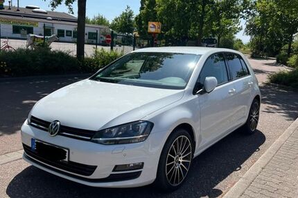 VW Golf 128.000 km 11.900 &euro; Köthen 06366