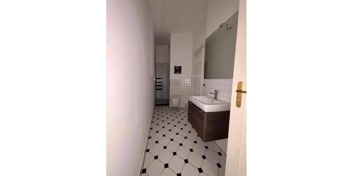 Etagenwohnung Halle (Saale) Damaschkestraße - 3 Zimmer, 125 m&sup2;, 1.150&euro; | Angebot:27628180
