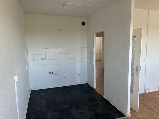 * FamilienWohnung * sofort *