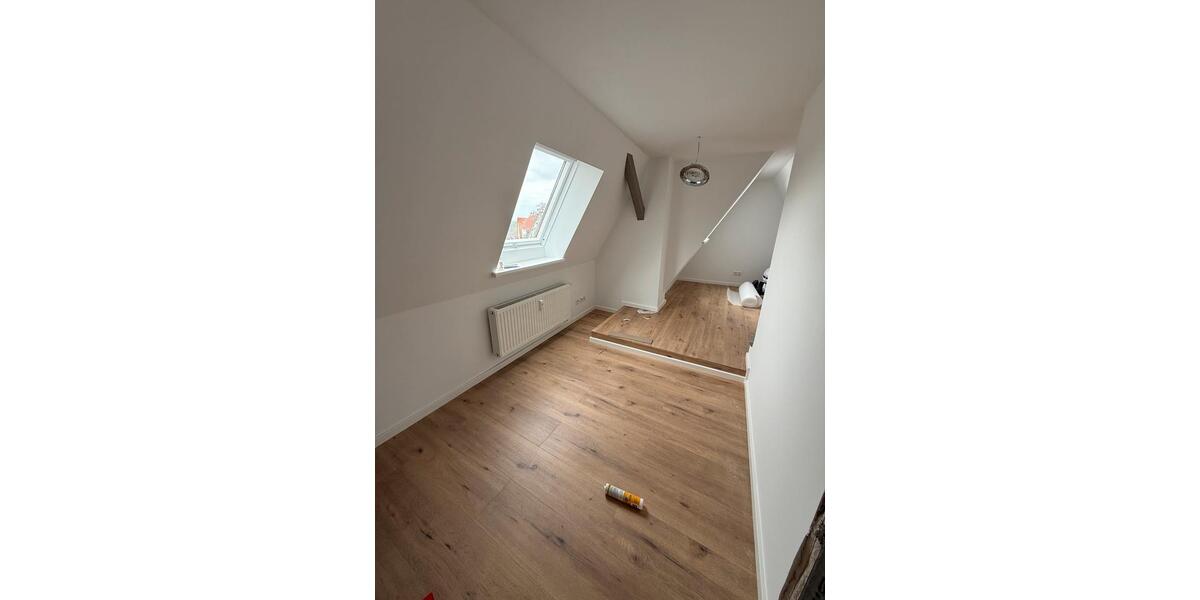 Dachgeschoßwohnung Halle (Saale) Am Wasserturm/Thaerviertel - 5 Zimmer, 160 m&sup2;, 430.000&euro; | Angebot:26308985