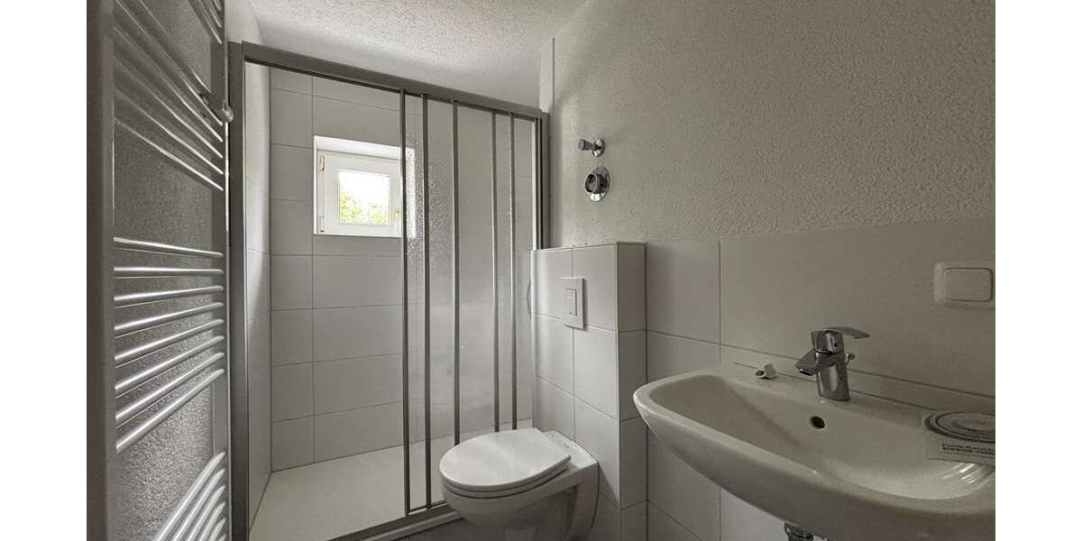 Etagenwohnung Leuna - 2 Zimmer, 41 m&sup2;, 345&euro; | Angebot:26835340