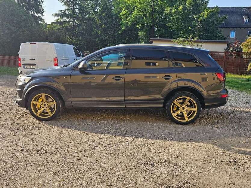 Q7