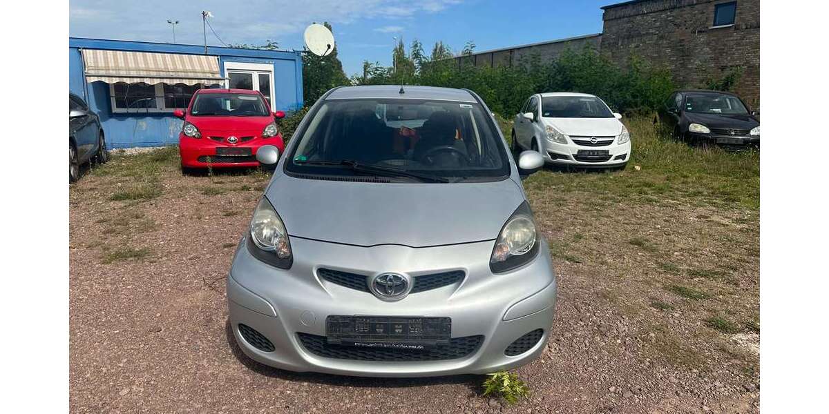 Toyota Aygo 124.916 km 1.699 &euro; Halle 06110
