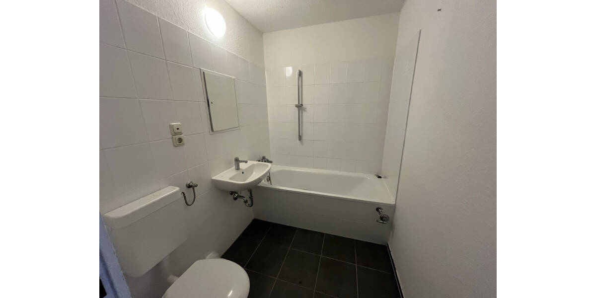 Etagenwohnung Halle (Saale) Westliche Neustadt - 4 Zimmer, 66 m&sup2;, 340&euro; | Angebot:26190272