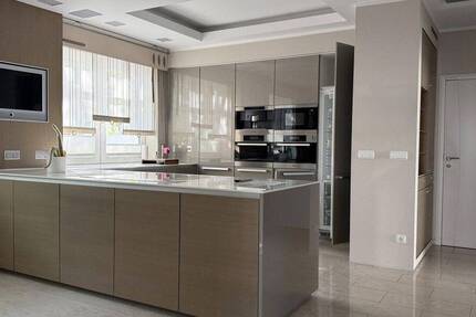 Exklusive Dreiraumwohnung mit Einbauküche im Süden von Halle 3 zimmer