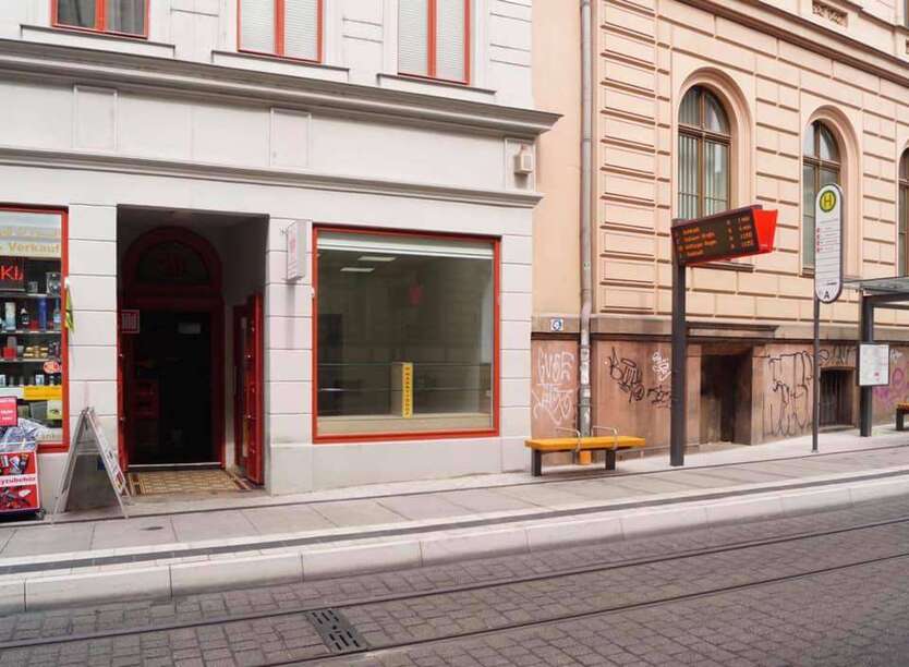 Einzelhandel in Halle S. 600 € 18.9 m²