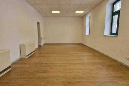 Gewerbeobjekt Bitterfeld-Wolfen Bitterfeld - 2 Zimmer, 62 m&sup2;, 350&euro; | Angebot:25835263