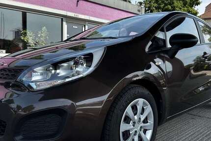 Kia Rio 97.182 km 6.990 € Kabelsketal OT Gröbers 06184