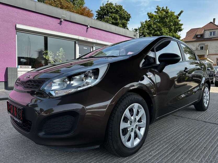Kia Rio 97.182 km 6.990 € Kabelsketal OT Gröbers 06184