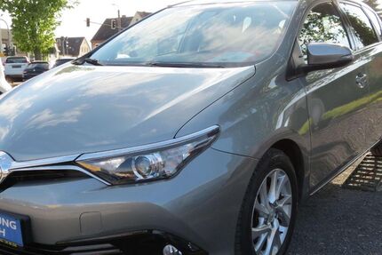 Toyota Auris 51.000 km 13.440 &euro; Halle/ Saale 06116