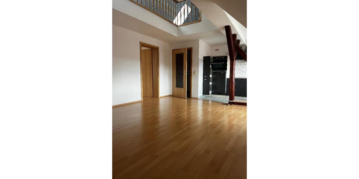 Dachgeschoßwohnung Querfurt - 2.5 Zimmer, 74 m&sup2;, 407&euro; | Angebot:25979197
