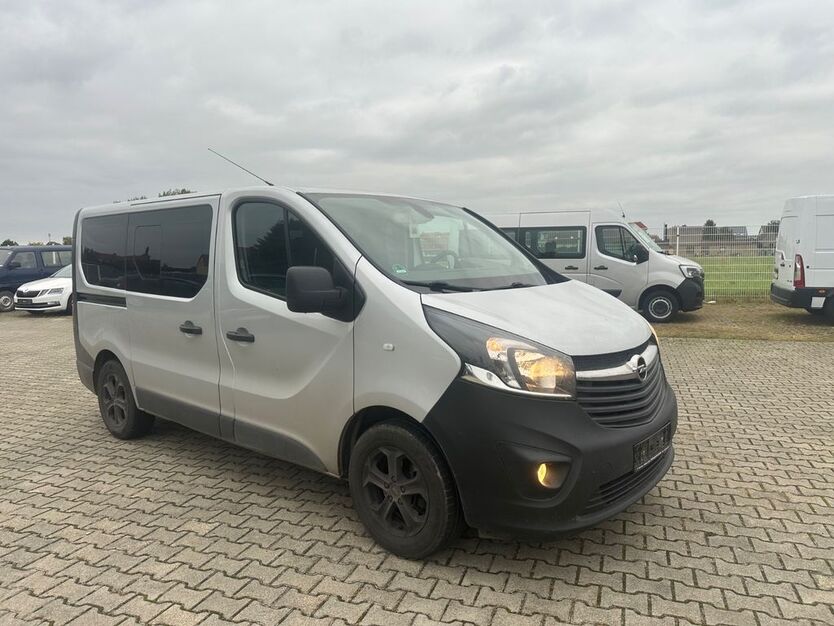 Opel Vivaro 124.563 km 19.999 € Kabelsketal/OT Großkugel 06184