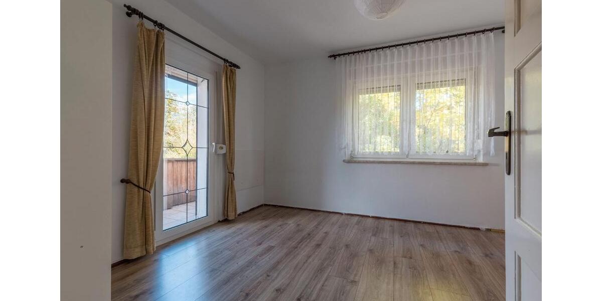 Doppelhaushälfte Merseburg - 8 Zimmer, 240 m&sup2;, 295.000&euro; | Angebot:27535186