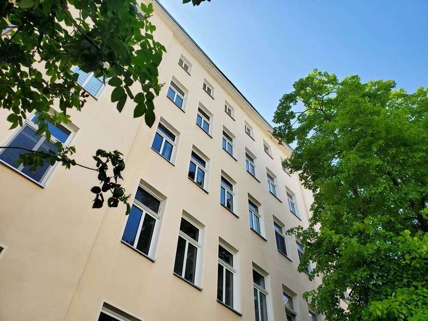 Wohnung zum Mieten in Halle 279,94 € 30.82 m²