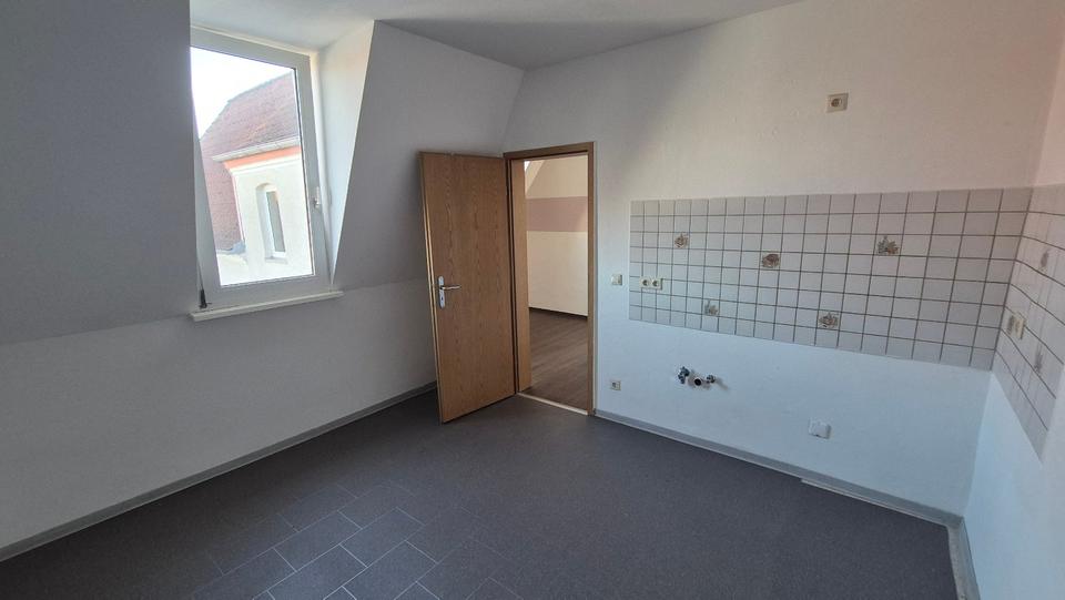 Dachgeschoßwohnung Halle (Saale) Frohe Zukunft - 2 Zimmer, 50 m&sup2;, 400&euro; | Angebot:25104004