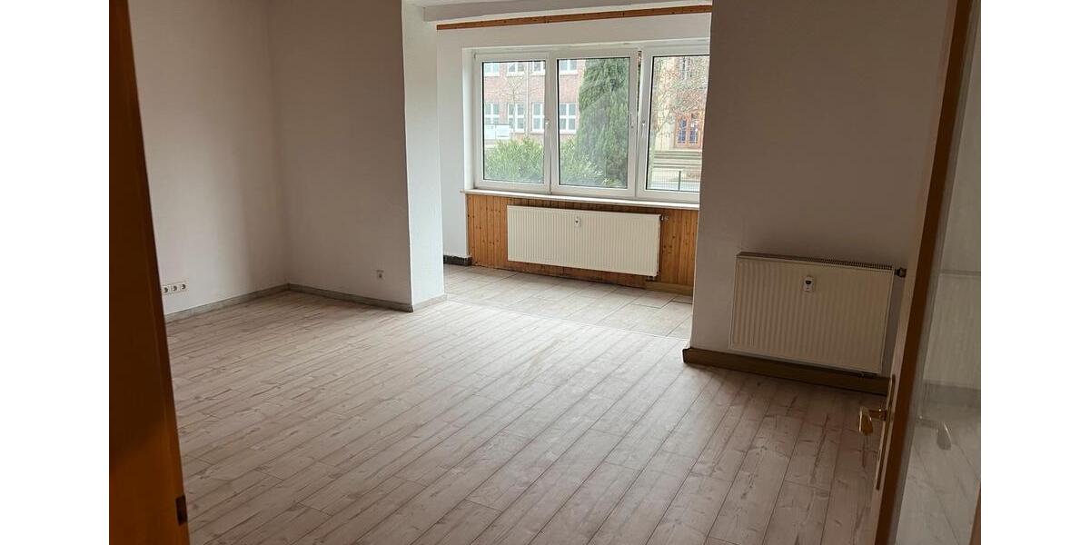 Erdgeschoßwohnung Bitterfeld-Wolfen Wolfen - 3 Zimmer, 82 m&sup2;, 130.000&euro; | Angebot:27204381