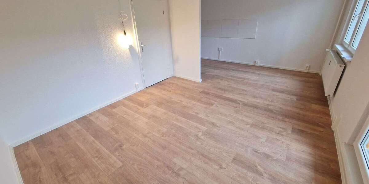 Wohnung zum Mieten in Halle 400 € 50.5 m² 2 zimmer