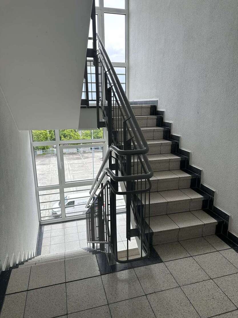 ++Frisch Sanierte Familienwohnung mit Aufzug++ 4 zimmer