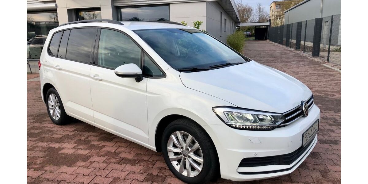 VW Touran 272.294 km 9.899 &euro; Halle/Saale 06118