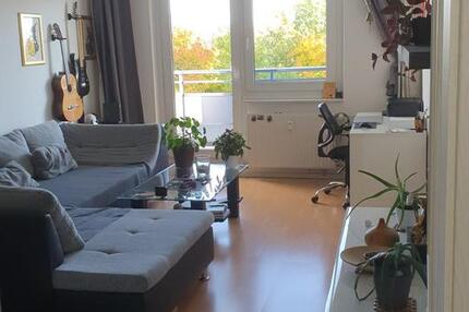 Schöne 2-Zimmer-Wohnung mit Balkon und Einbauküche in Leipzig