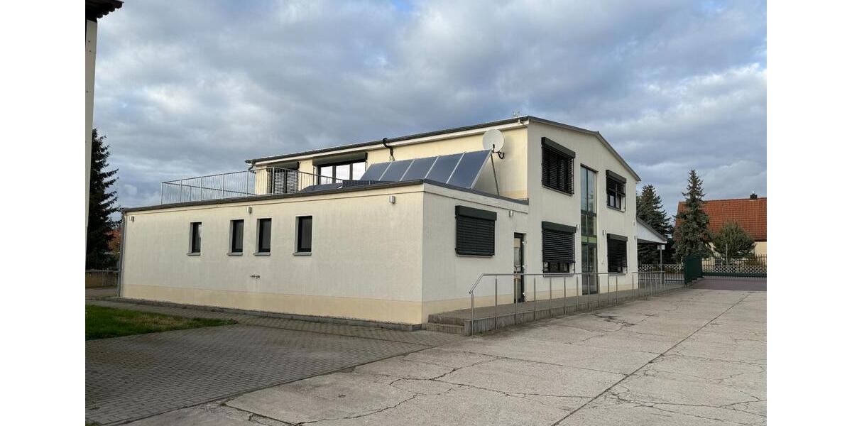 Einfamilienhaus Wettin-Löbejün Löbejün - 7 Zimmer, 250 m&sup2;, 8&euro; | Angebot:24728879