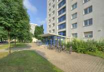 Wohnung zum Mieten in Halle 220 € 26.3 m²