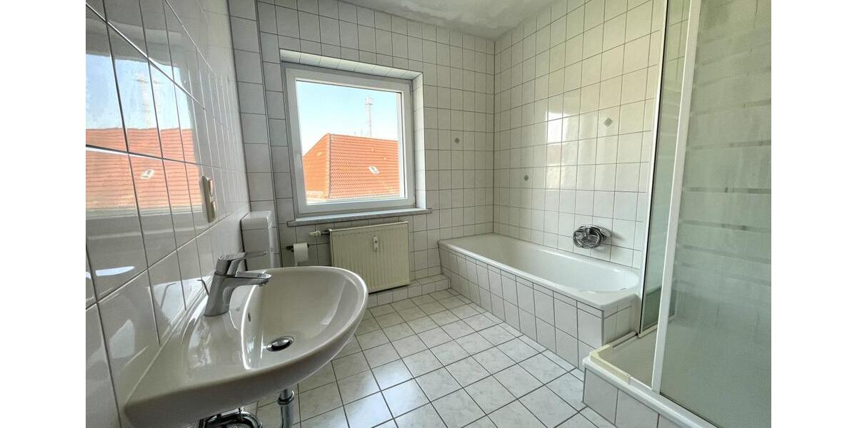 Etagenwohnung Bad Dürrenberg - 3 Zimmer, 66 m&sup2;, 415&euro; | Angebot:24864785