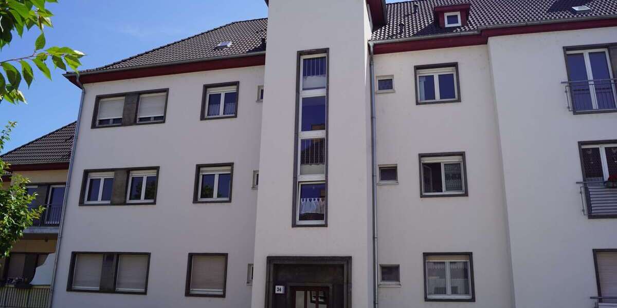 Etagenwohnung Bitterfeld-Wolfen OT Bitterfeld Bitterfeld - 4 Zimmer, 102 m&sup2;, 762&euro; | Angebot:26886615