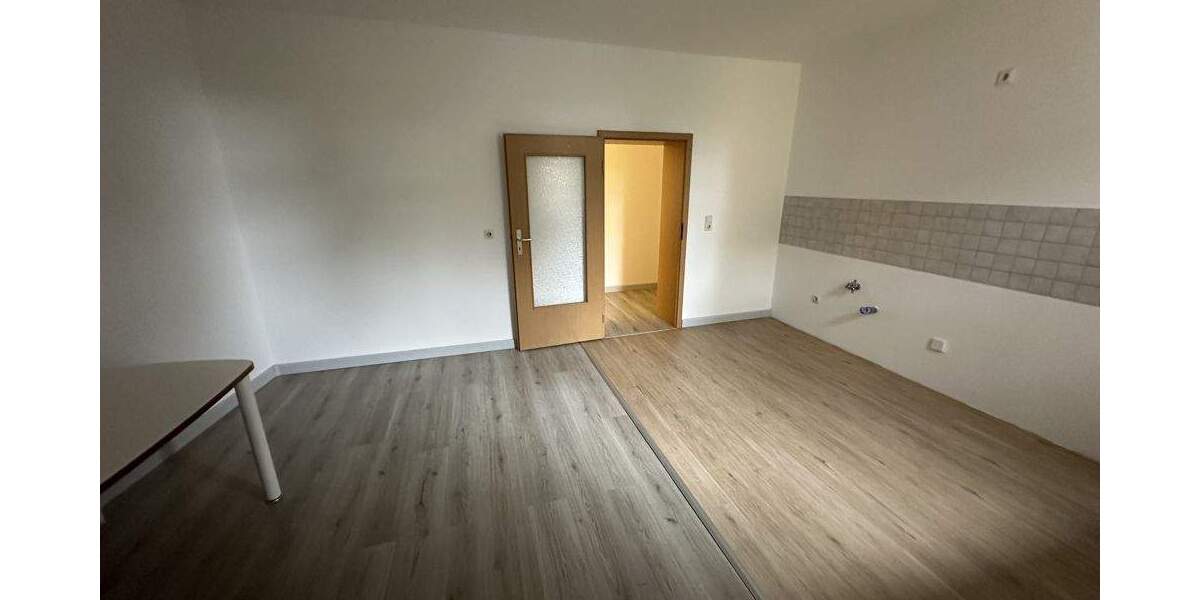 Etagenwohnung Lützen - 4 Zimmer, 110 m&sup2;, 850&euro; | Angebot:23957749