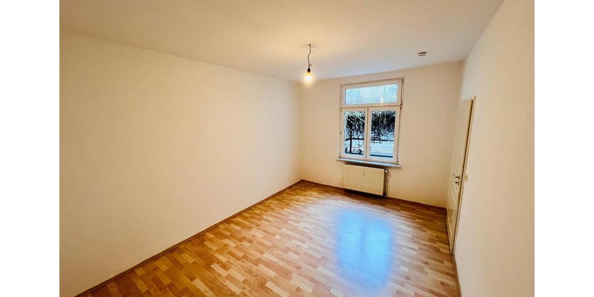 Erdgeschoßwohnung Halle (Saale) Damaschkestraße - 3 Zimmer, 100 m&sup2;, 800&euro; | Angebot:24963401