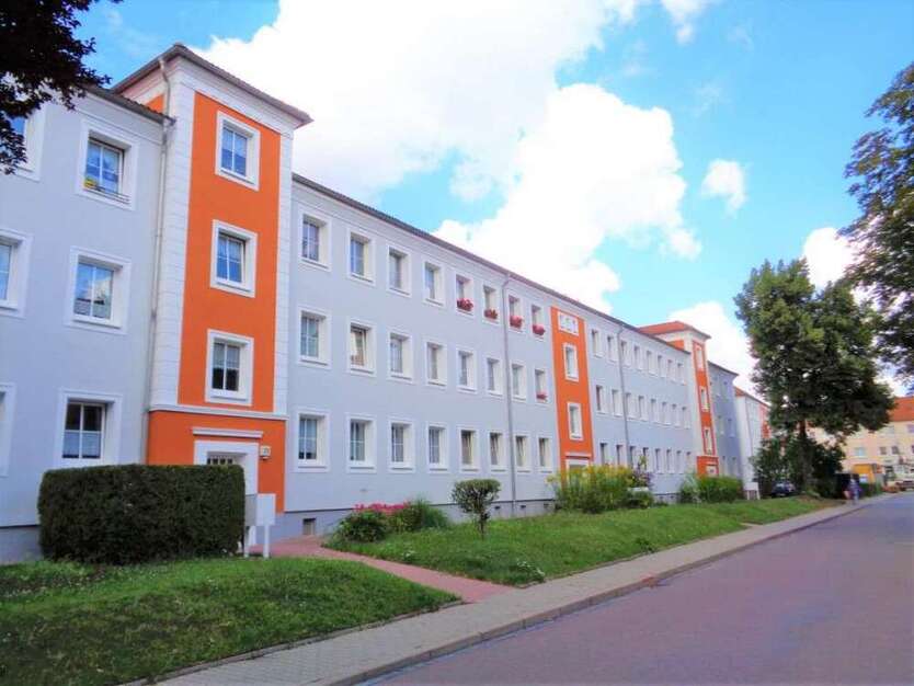 Wohnung zum Mieten in Braunsbedra 282 € 46.9 m²