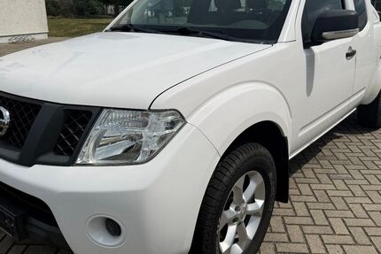 Nissan Navara 249.100 km 9.499 &euro; Bitterfeld 06749
