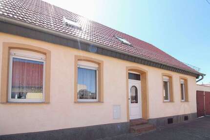 Haus zum Kaufen in Wettin-Löbejün 55.000 € 112.61 m²