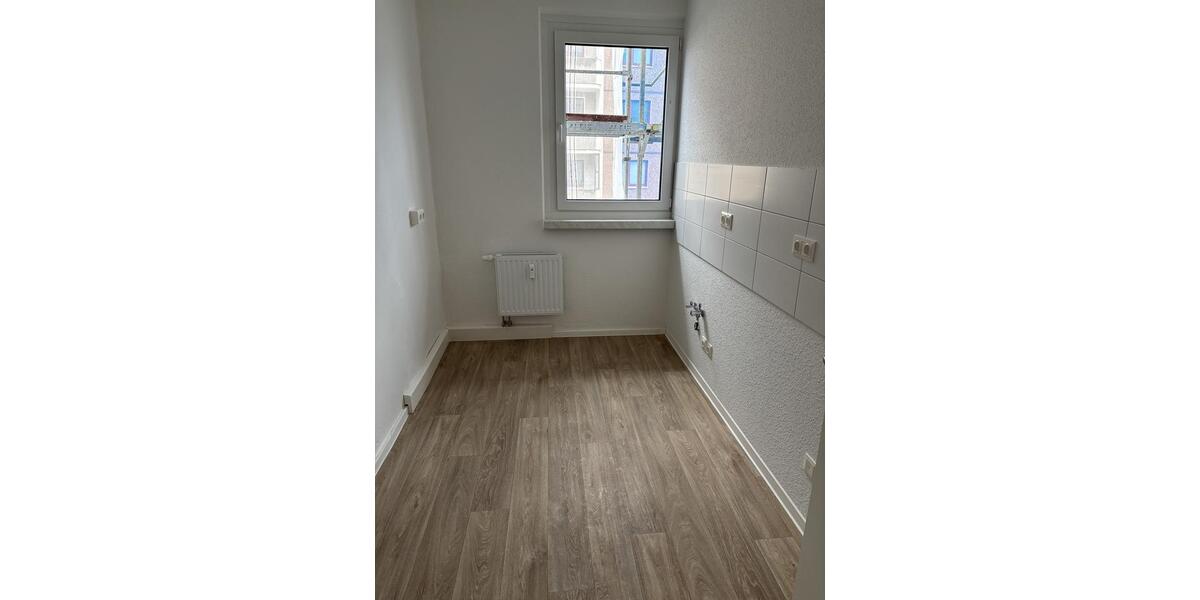 Etagenwohnung Halle (Saale) Damaschkestraße - 2 Zimmer, 72 m&sup2;, 572&euro; | Angebot:25484092