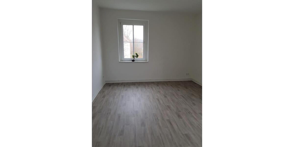 Etagenwohnung Braunsbedra - 3 Zimmer, 66 m&sup2;, 394&euro; | Angebot:25778861