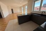 Modernes Penthouse mit EBK und sonniger Terrasse