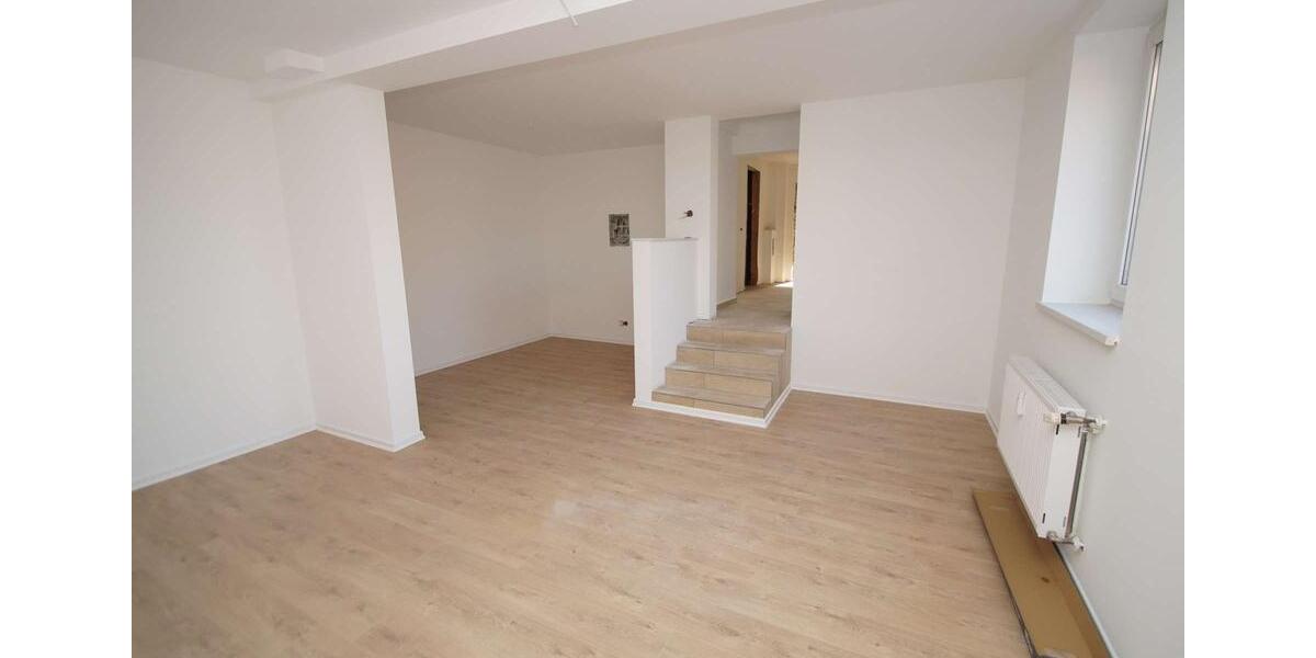 Erdgeschoßwohnung Schkopau - 3 Zimmer, 122 m&sup2;, 1.218&euro; | Angebot:24698919