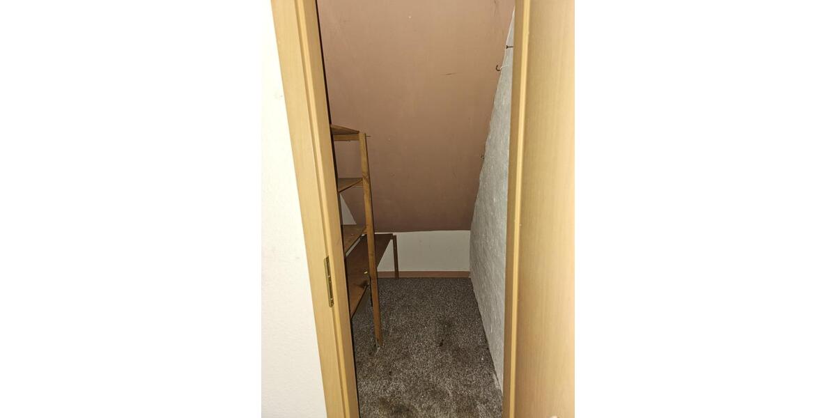Dachgeschoßwohnung Braunsbedra - 3 Zimmer, 55 m&sup2;, 328&euro; | Angebot:26631490