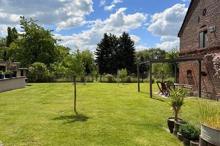 Provisionsfrei! Zwei Einfamilienhäuser, Sauna, Kamin und Pool