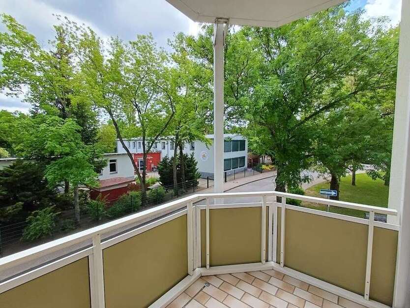 Wohnung zum Mieten in Merseburg 366 € 56.3 m²