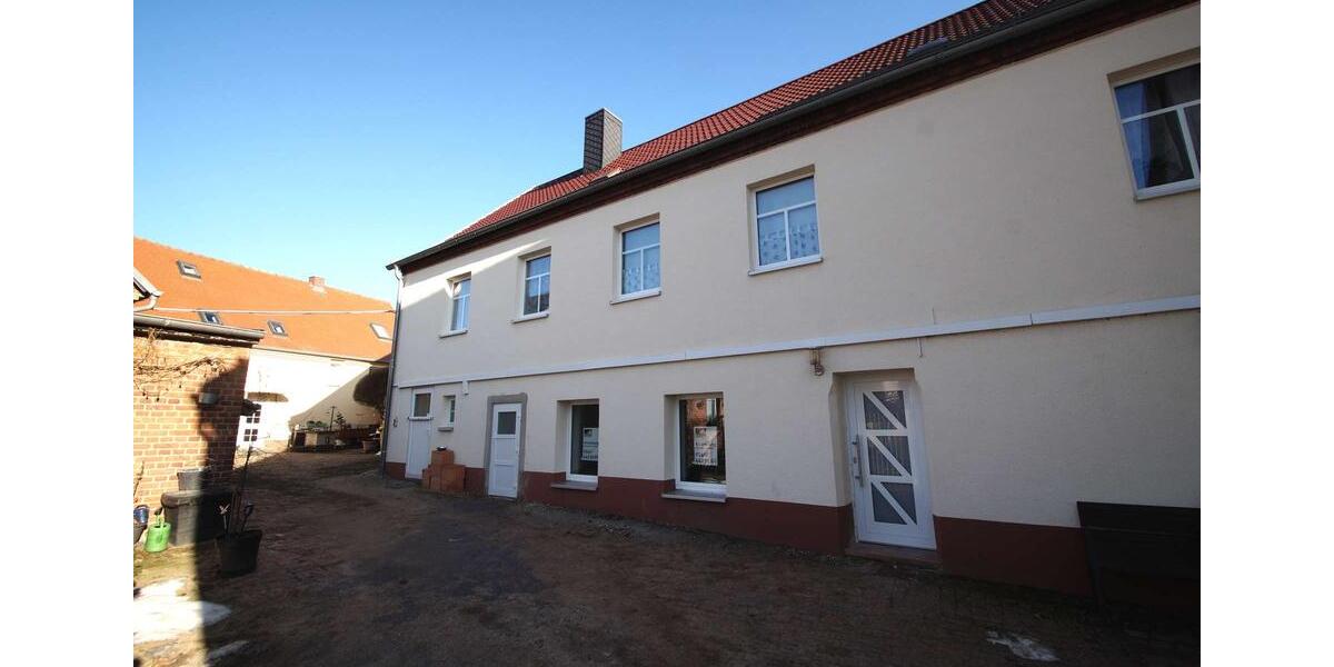 Erdgeschoßwohnung Schkopau - 3 Zimmer, 122 m&sup2;, 1.218&euro; | Angebot:24698919