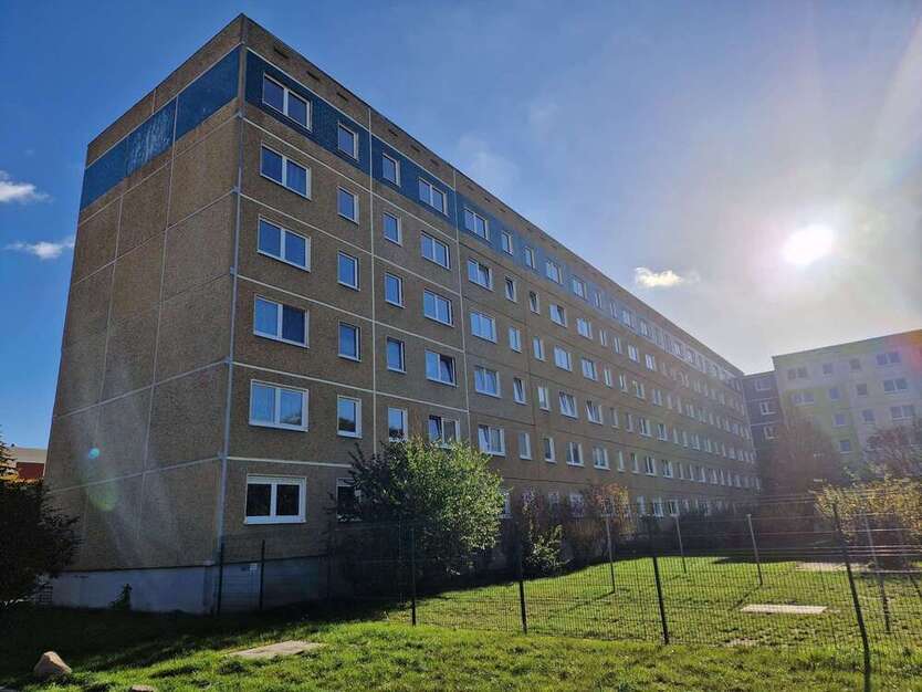Wohnung zum Mieten in Halle 336 € 66.54 m²