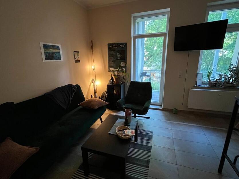 1-Raum Wohnung direkt auf der Karli, Balkon und Küche enthalten