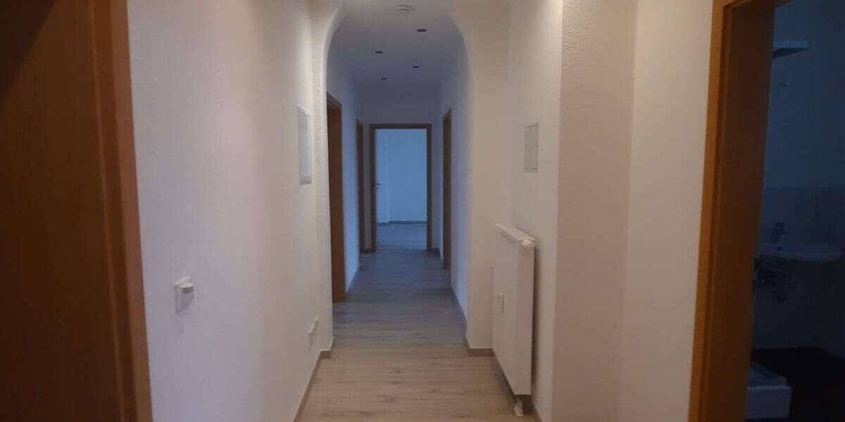 Etagenwohnung Leuna - 4 Zimmer, 112 m&sup2;, 950&euro; | Angebot:26840351