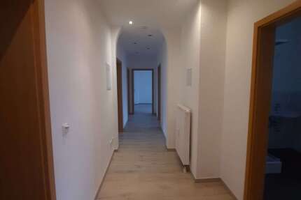 Wohnung Leuna - 4 Zimmer, 112 m&sup2;, 950&euro; | Angebot:26840351