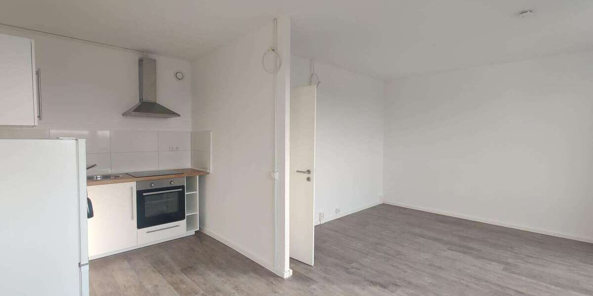 Etagenwohnung Halle Silberhöhe - 1 Zimmer, 38 m&sup2;, 365&euro; | Angebot:26780364