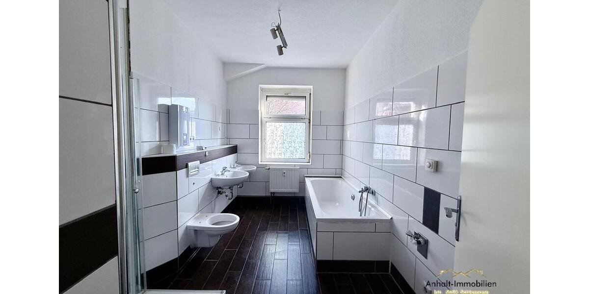 Erdgeschoßwohnung Bitterfeld-Wolfen Bitterfeld - 3 Zimmer, 85 m&sup2;, 560&euro; | Angebot:23740658